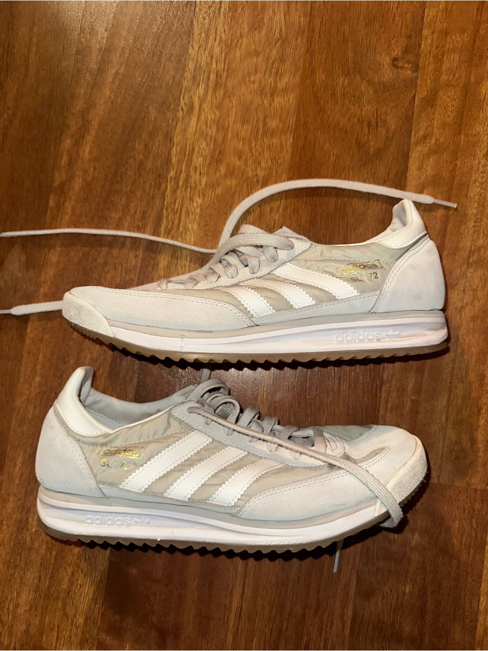 Adidas Men’s Cream/Gray Sneakers